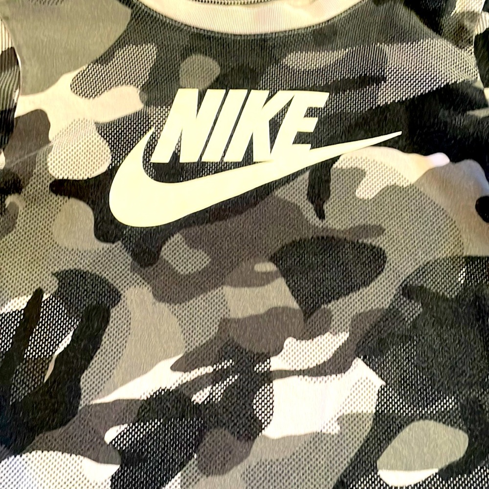 Nike Boys Long Sleeve Tee Size L Black & White Camo